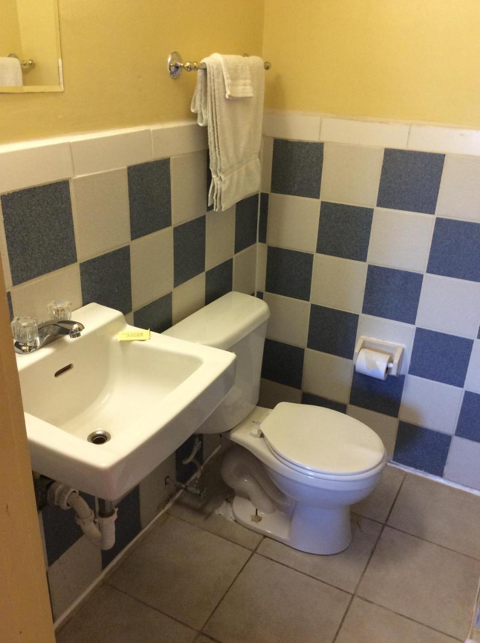 אטמור Greenlawn Motel מראה חיצוני תמונה